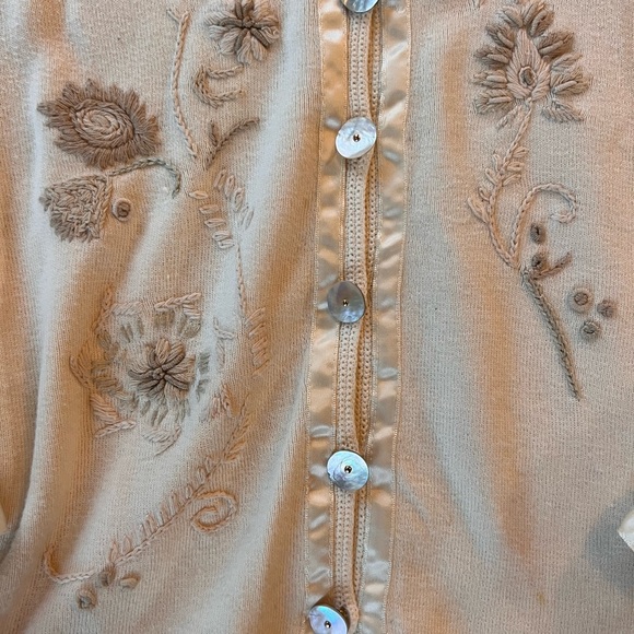 Icelandic Design Button Front Pattern Cardigan - Picture 3 of 9